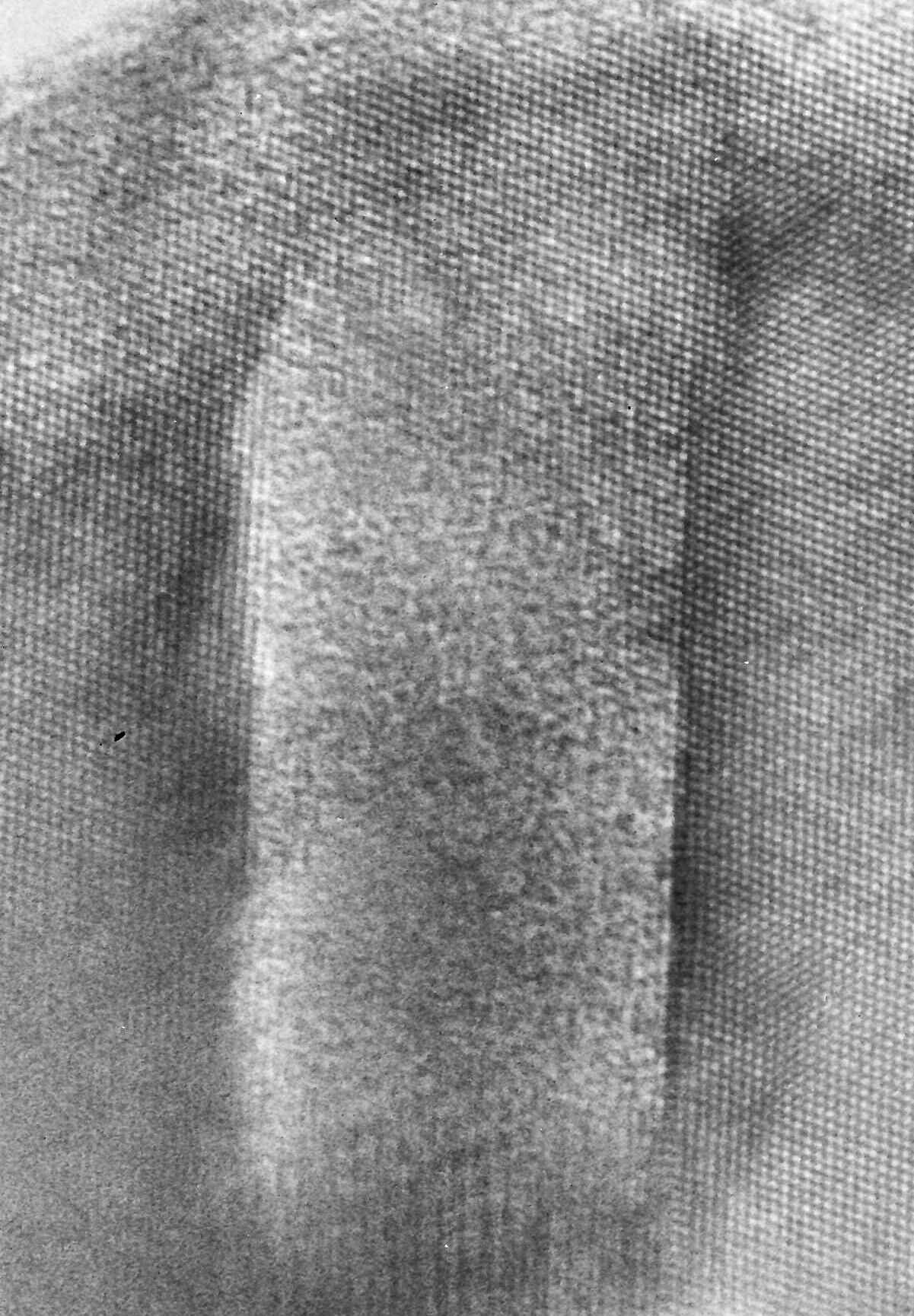 click to enlarge size Grain boundary in Si