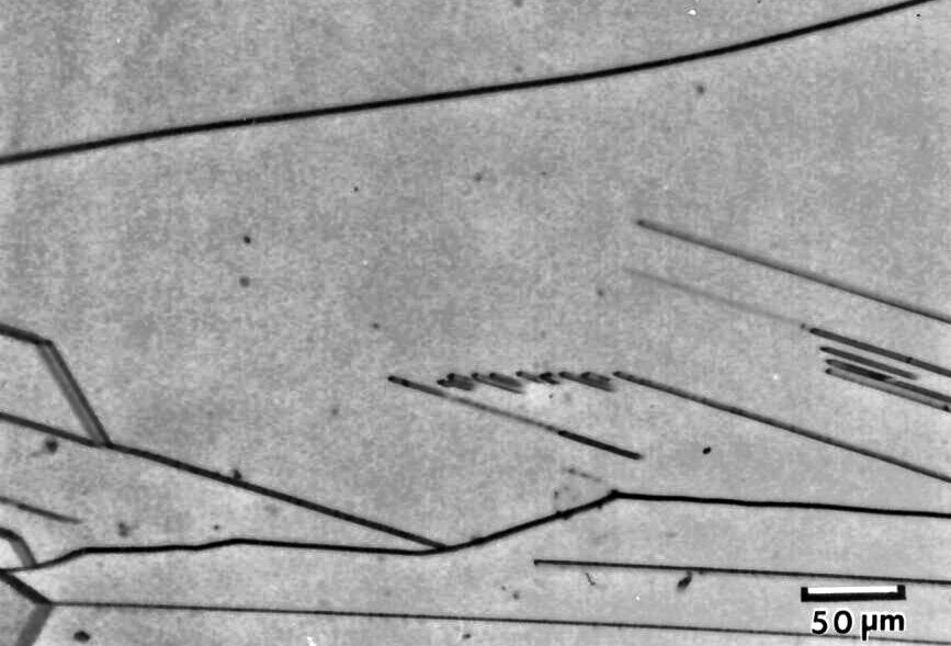 Anodic defect ertching in Si