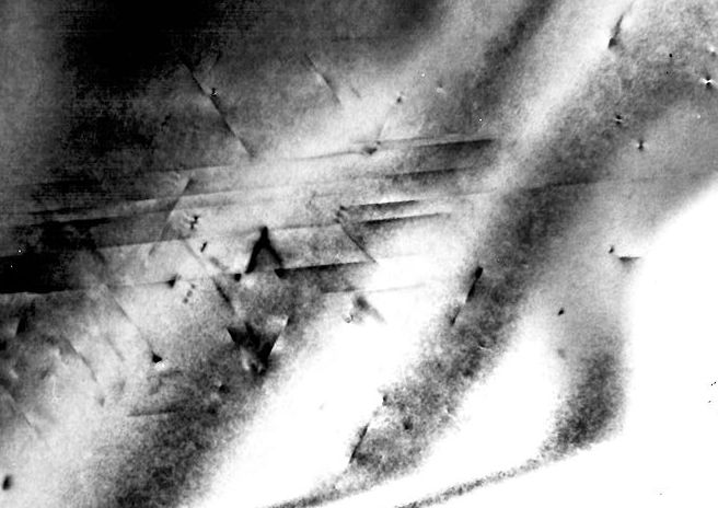 HRTEM 113 stacking fault Si