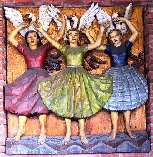 Valkyries or swanmaidens 
in Oslo