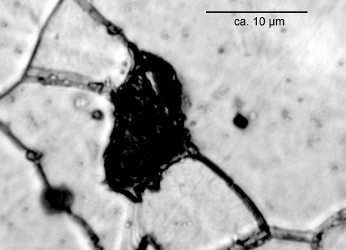 Structure etching in steel