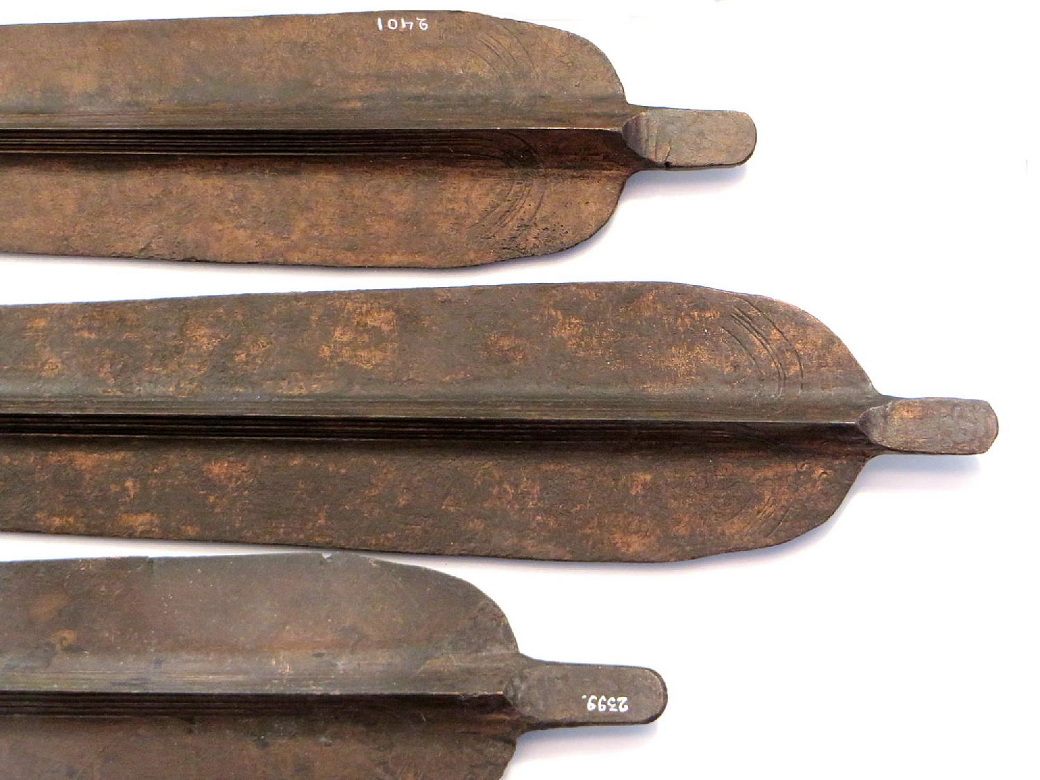 Bronze swrods; Minoan culture; Heaklion; 
Crete