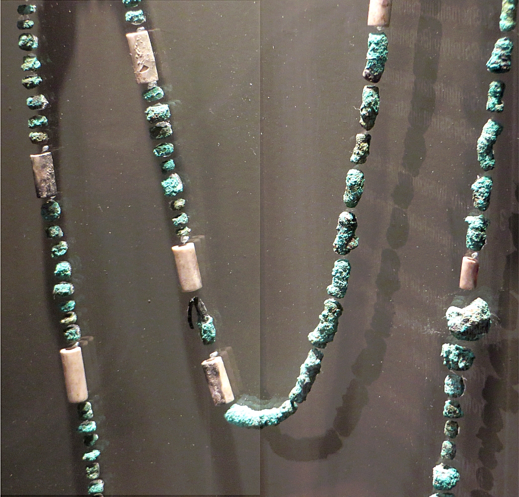 Native copper; necklace; Budapest