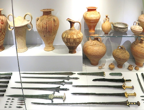 Show casw bronge swords, pottery, Heraklion 
Crete