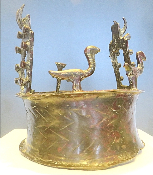 Nahal Mishmar; crown