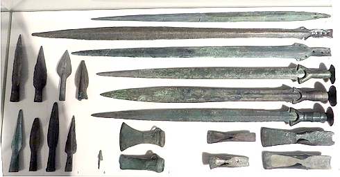 Bromze swords; Germanisches Nationalmuseum, 
Nrnberg, Germany