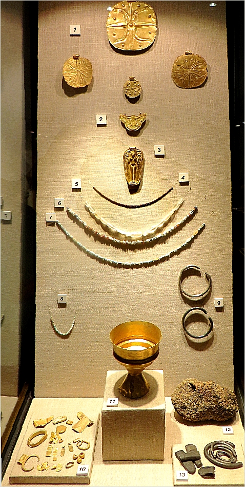 Uluburun shipwreck; jewelry, gold