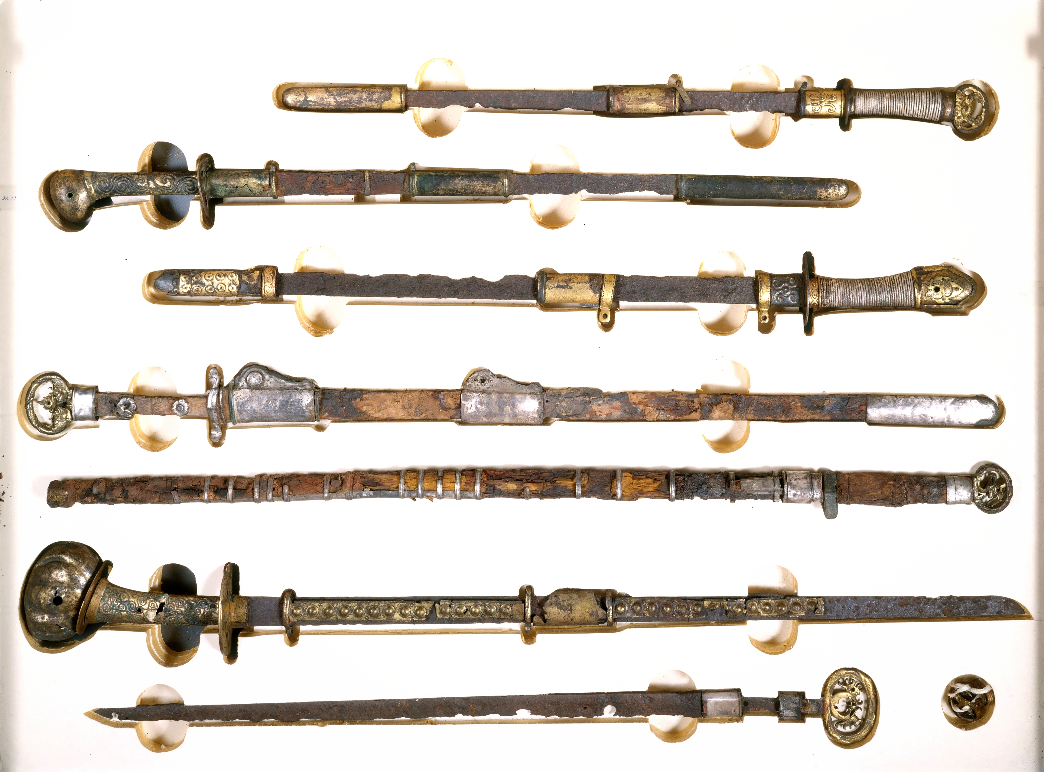 Japanese / Chinese swords, 6th century