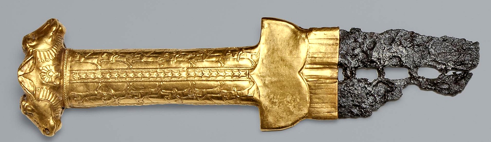 Akinaka; gold scabbard, hilt